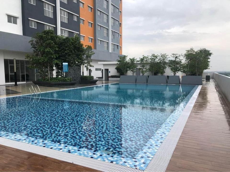 Alanis D'Semporna Homestay Sepang Exterior photo